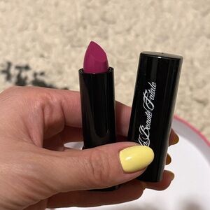 La Beauté Fatale Pink Lipstick in Vibrate - NEW